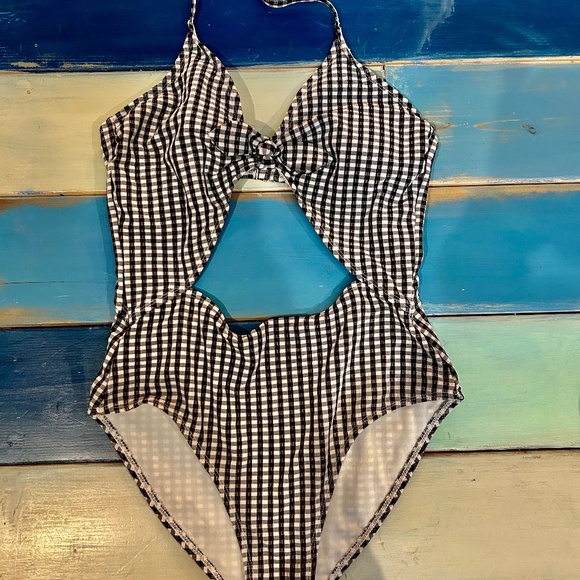 Xhilaration Other - Xhilaration Peek-A-Boo Gingham One Piece Swimsuit